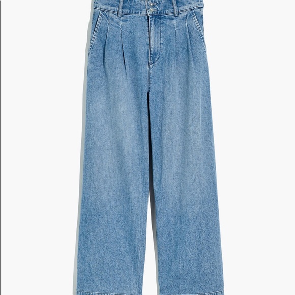 Pleated Wide-Leg Jeans in Kinnon Wash - Picture 3 of 5